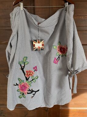 Off The Shoulder Striped Blouse Embroidered Flowers boho cottage core stripes NW